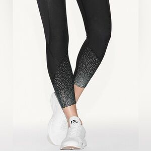 Lululemon Reflective "Tight Stuff” High Rise 7/8 Tight Black Scalloped Size 4